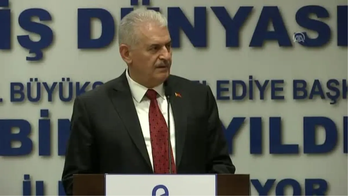 Binali Yıldırım: "Bu Seçimde Genel Siyaseti Bir Kenara Bırakın, İstanbul\'un Geleceğine Odaklanın"