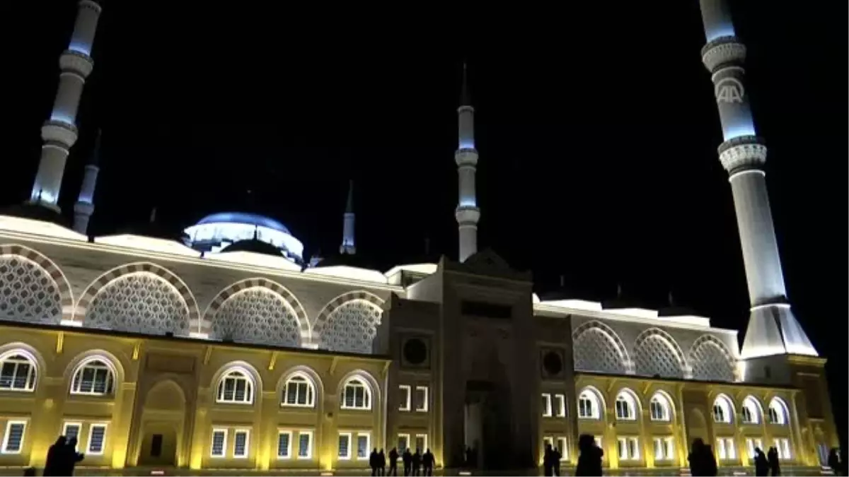 Çamlıca Cami\'de İlk Ezan Okundu (2)