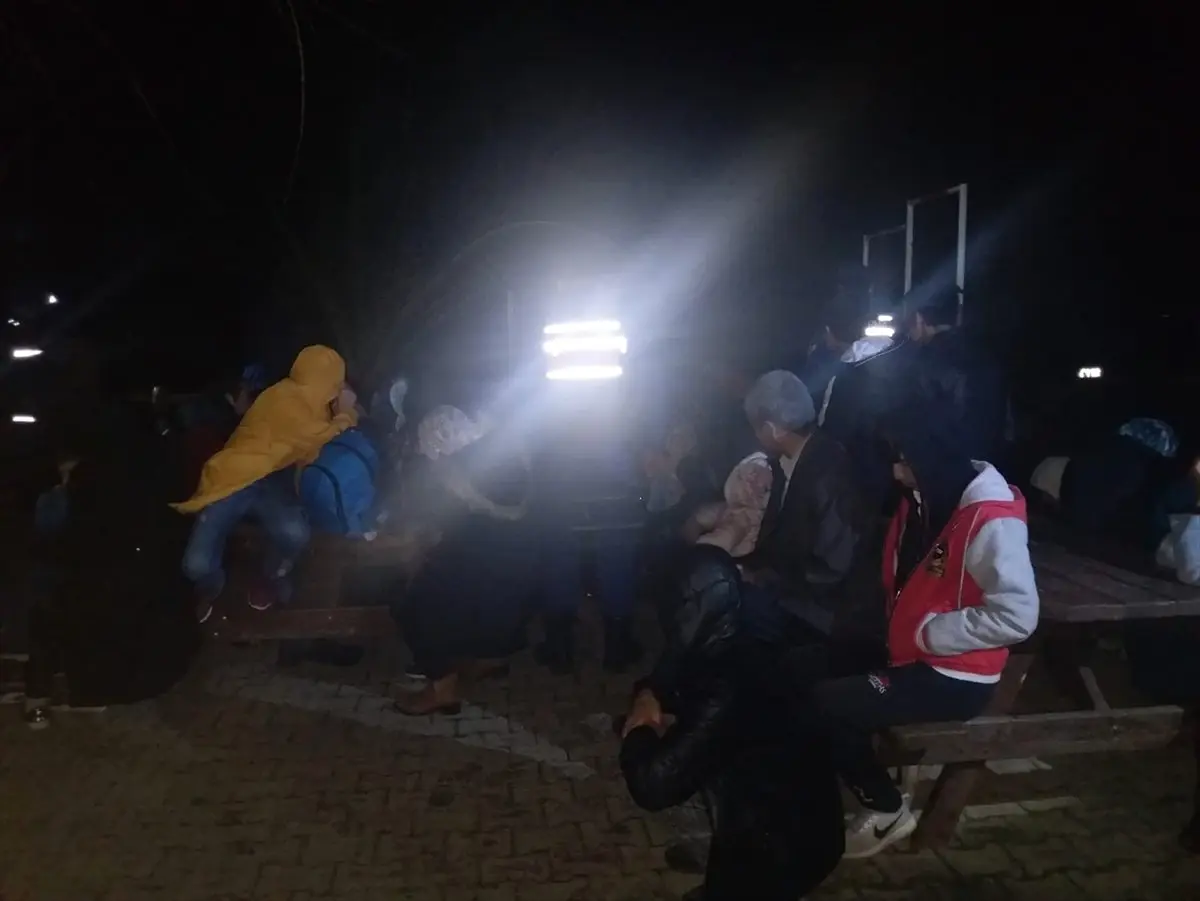 Çanakkale\'de 21 Düzensiz Göçmen Yakalandı