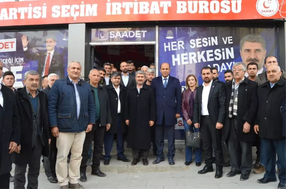 CHP Adayı Acar\'dan Parti Seçim Bürolarına Ziyaret