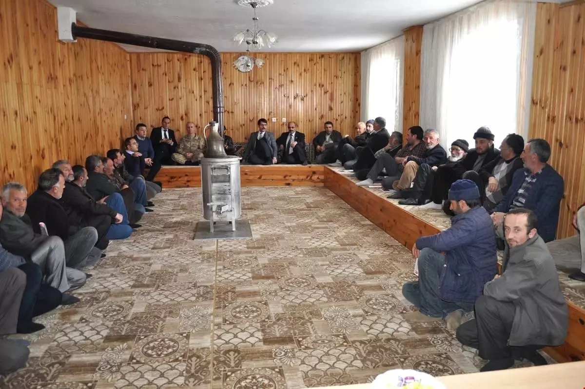 Demirözü Kaymakamı Coşkun\'un Köy Ziyaretleri