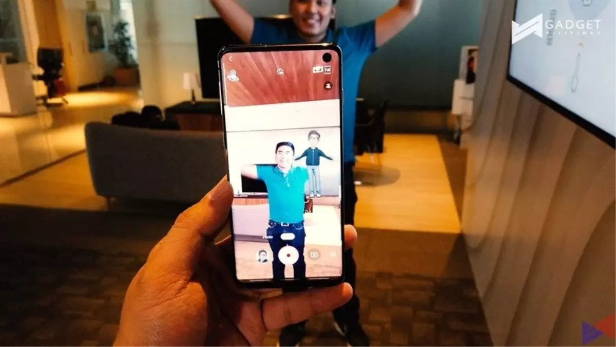 Galaxy S10\'un Ar Emoji Teknolojisi, Vücut Hareketlerini Gerçek Zamanlı Olarak Tarayacak