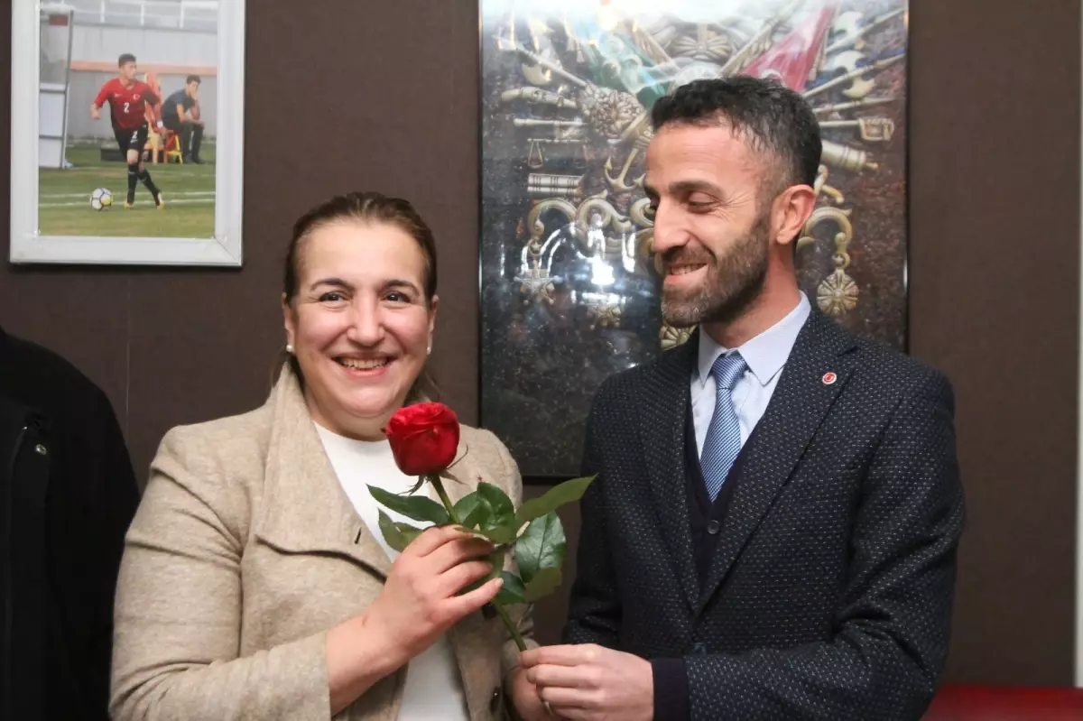 Gültepelilerden Gönül\'e Miting Gibi Karşılama