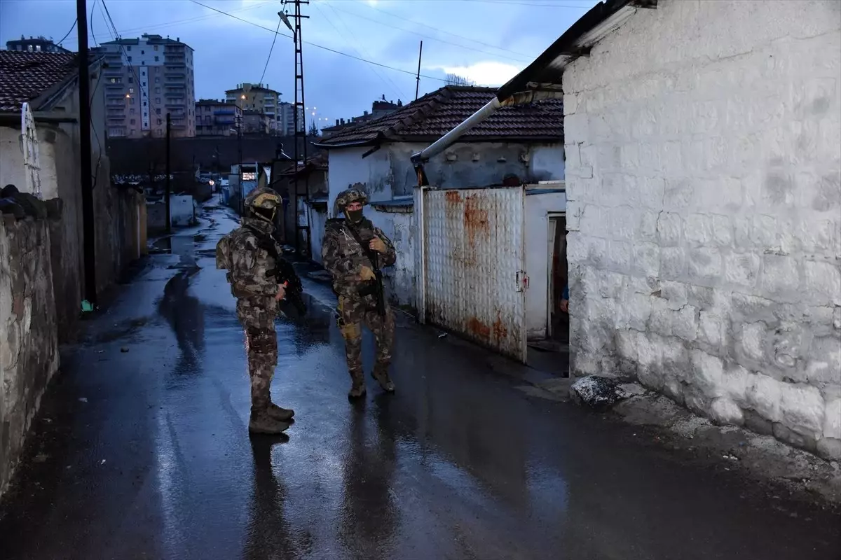 Kayseri Merkezli "Renkli Reçete" Operasyonu: 25 Gözaltı