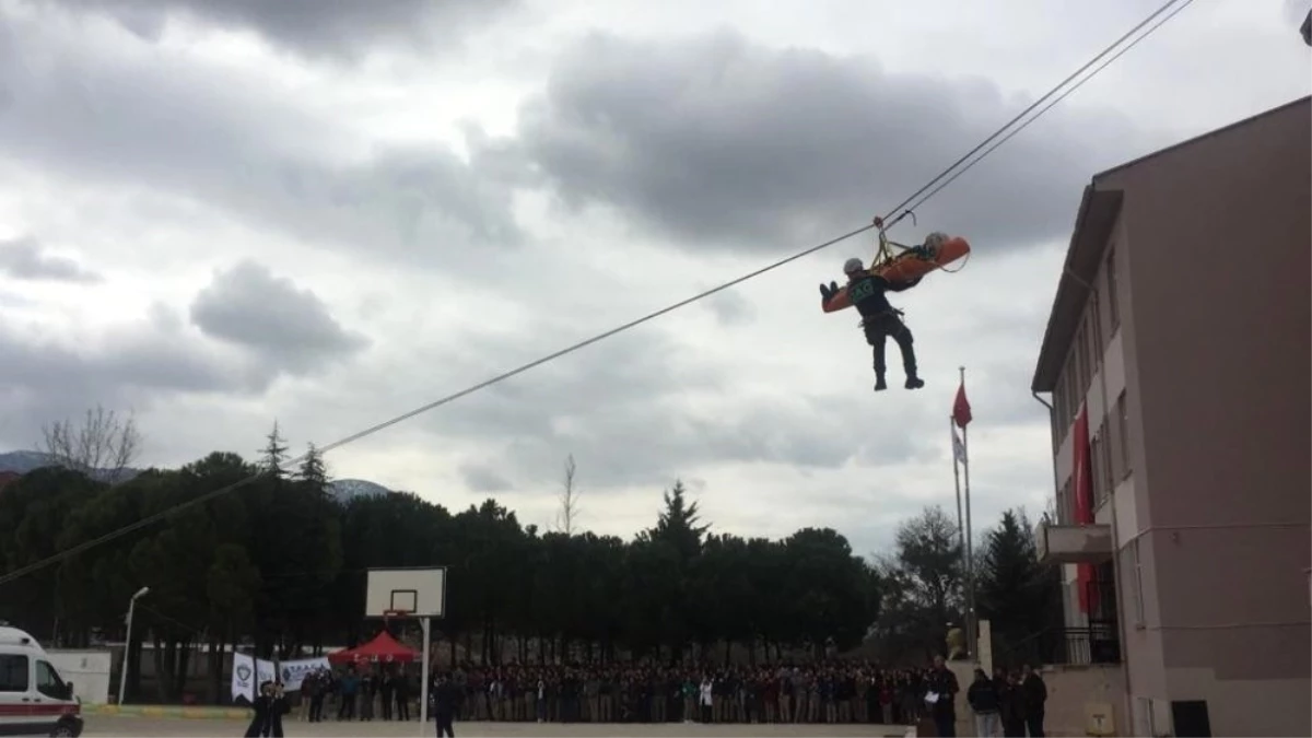 Lisede Yapılan Tatbikat Gerçeğini Aratmadı