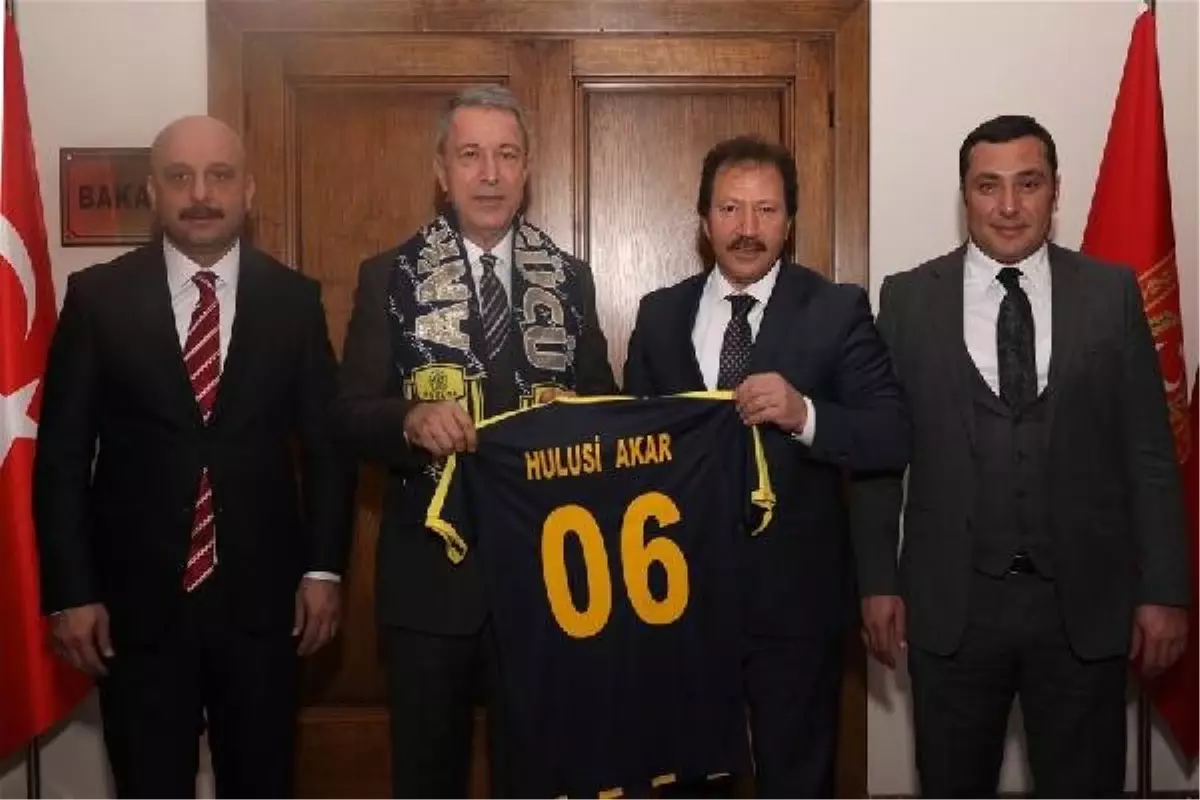 Mke Ankaragücü Kulübü\'nden Bakan Akar\'a Ziyaret