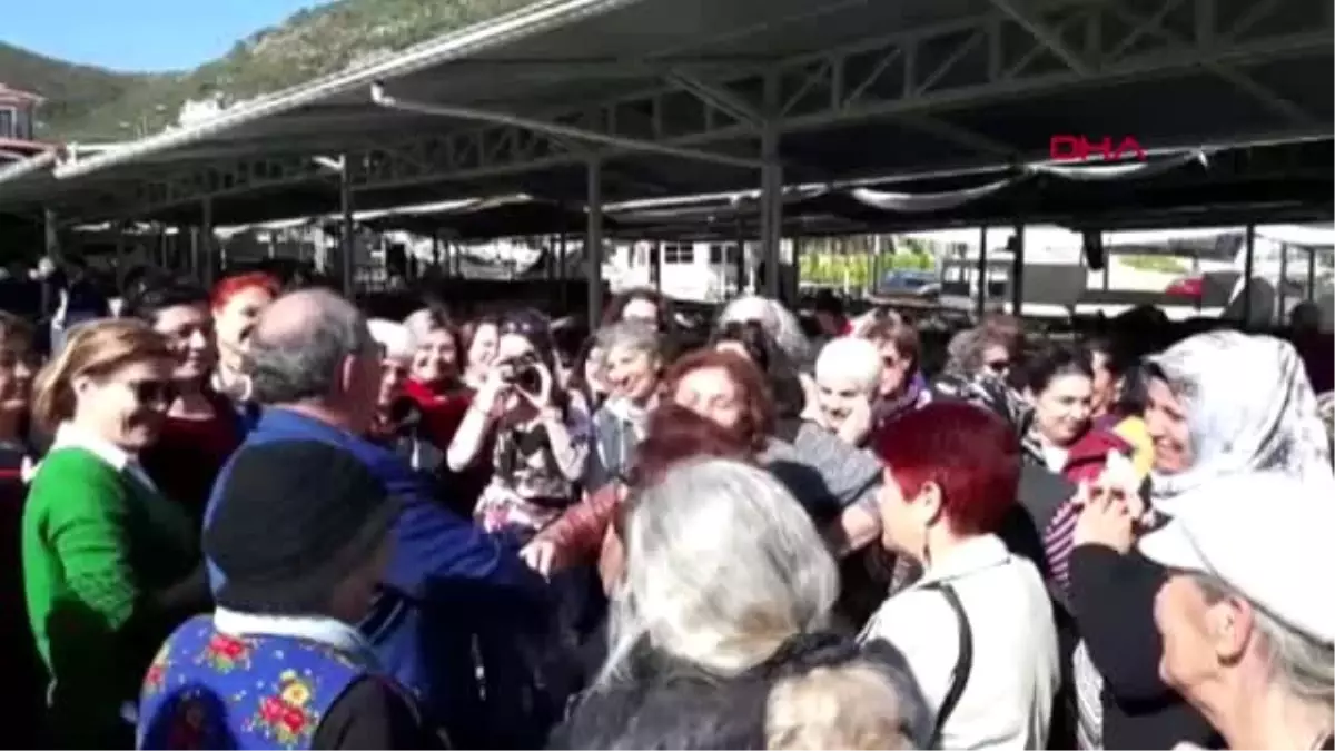 Muğla Datça\'da Kadın Üretici Emek Pazarı Açıldı