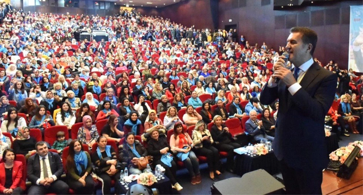 Mustafa Sarıgül, Şişlili Kadınlarla Ebru Yaşar Konserinde Buluştu