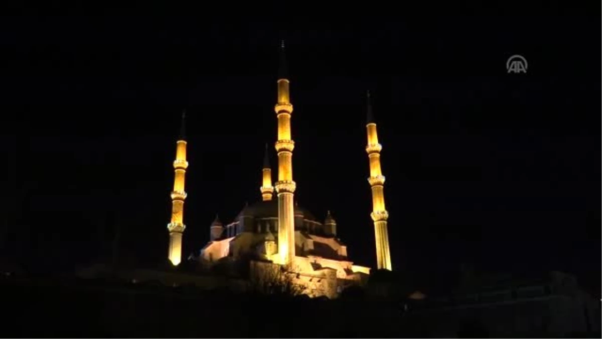 Selimiye Camisi\'nde Regaip Kandili
