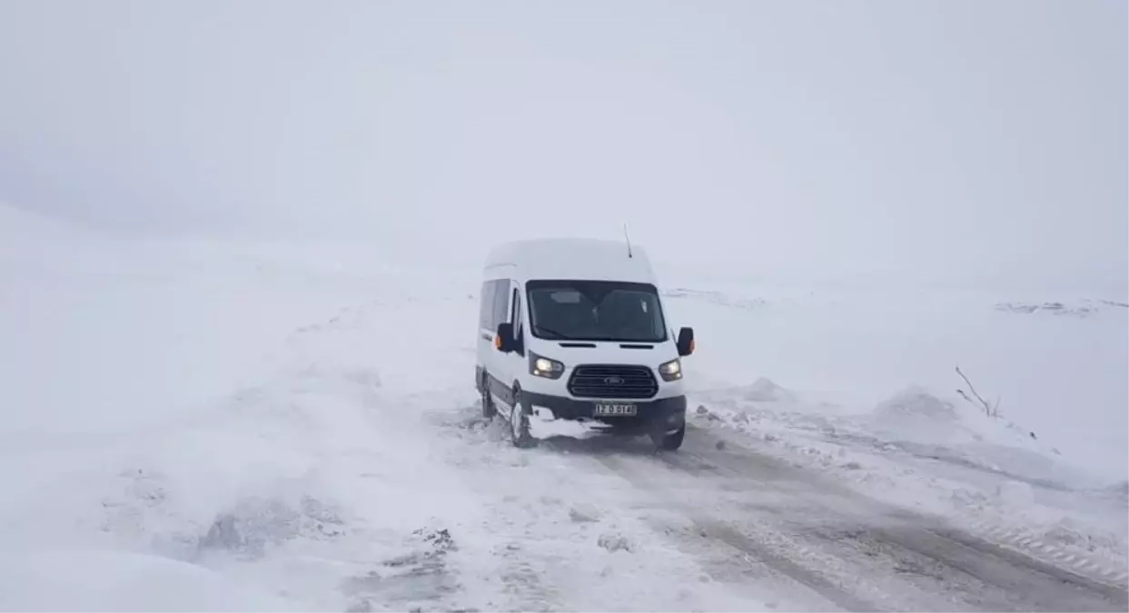 Tipi Yolu Kapattı,55 Kişi Mahsur Kaldı