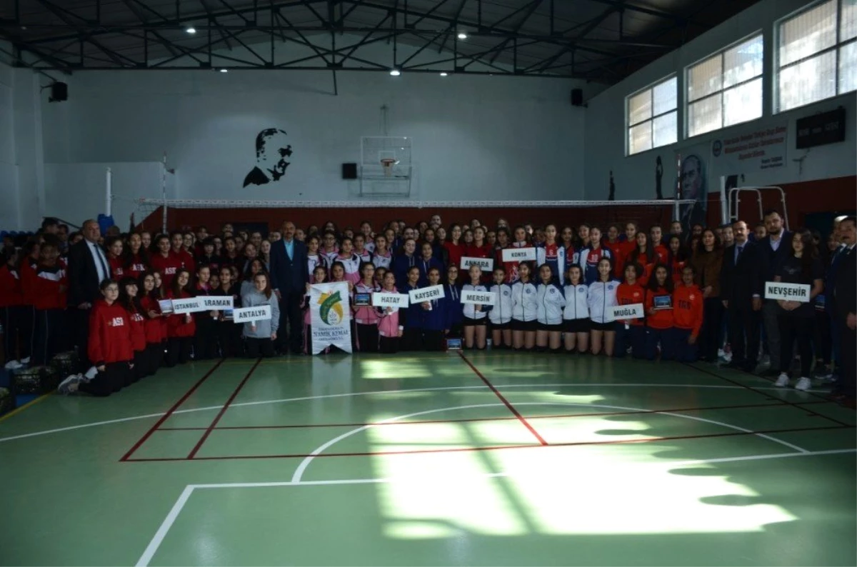 Yıldız Kızlar Voleybol Türkiye Grup Elemeleri Bozyazı\'da Yapılıyor