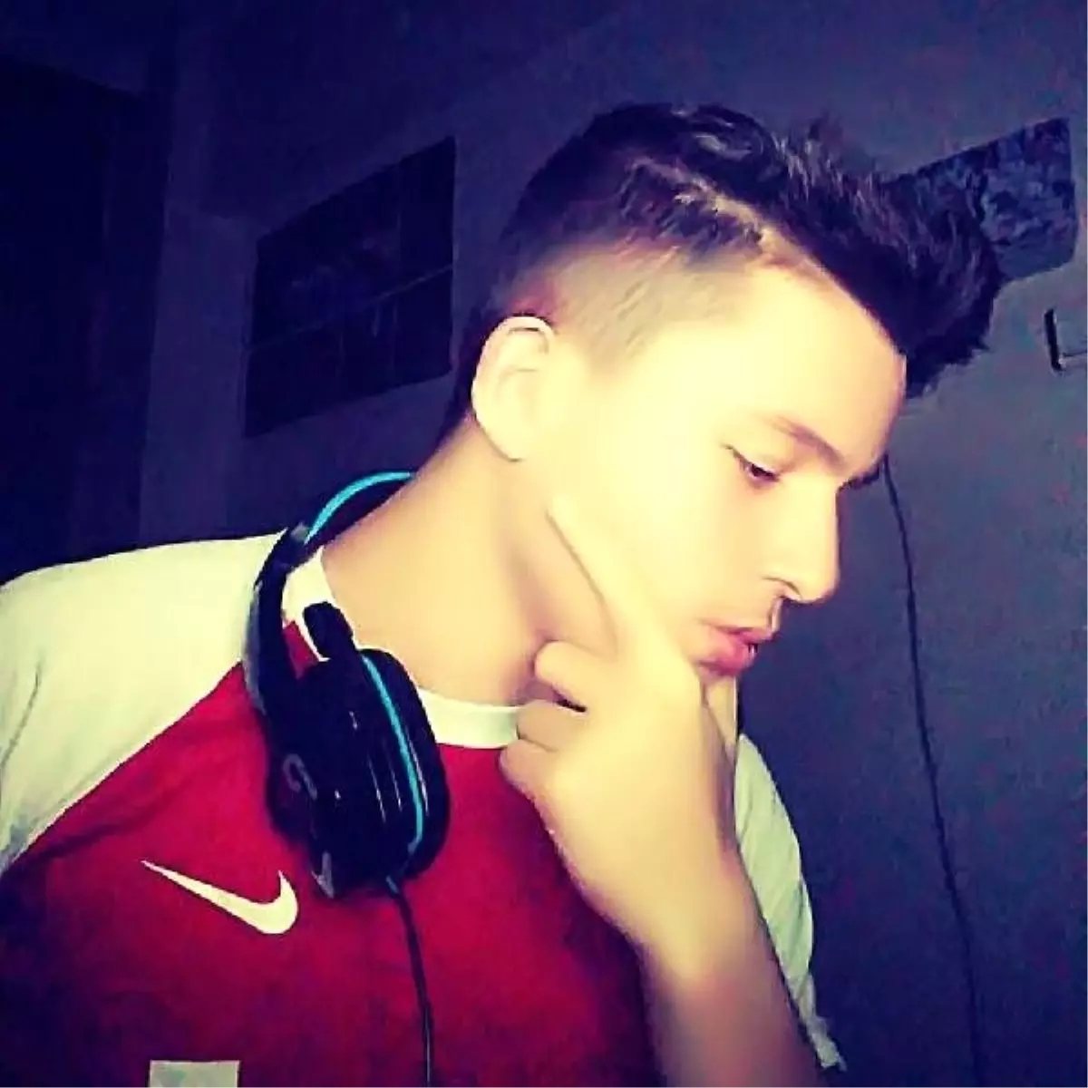 17 Yaşındaki Emirkan, Okulun Bahçesinde Top Oynarken Öldü