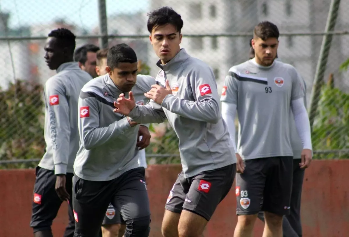 Adanaspor Yarın Balıkesir\'e Gidiyor