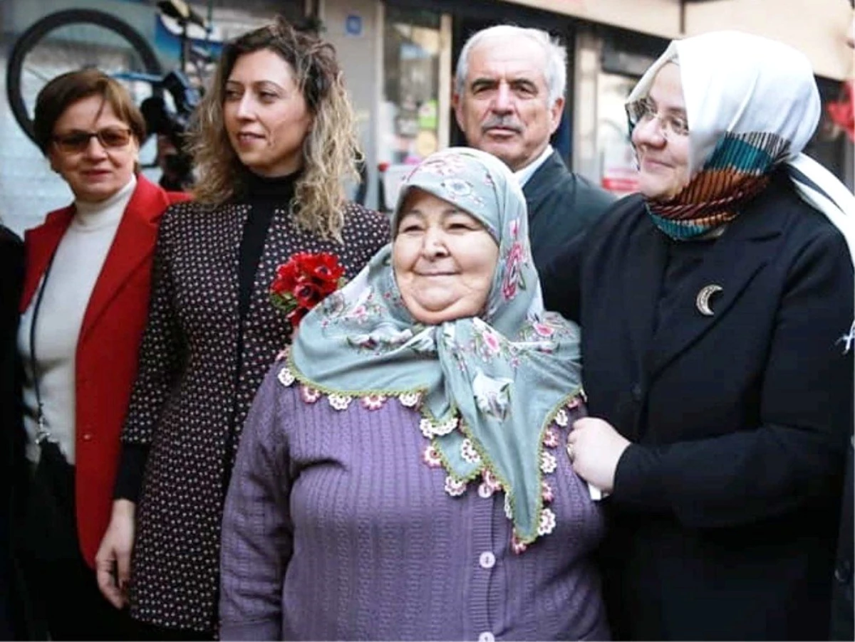 AK Parti\'li Göğde; "Kadın Her Şeyin Üstündedir, Hayatın Tam Merkezindedir"