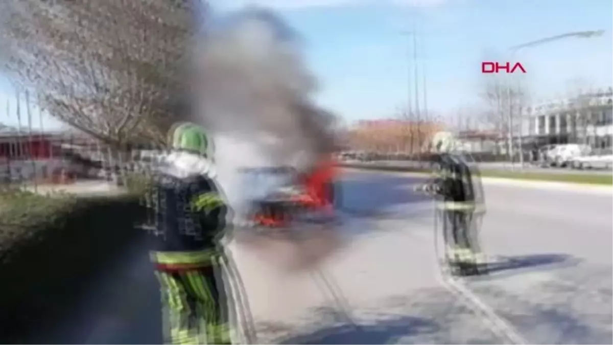 Denizli Seyir Halindeki Otomobil Yangın Çıktı