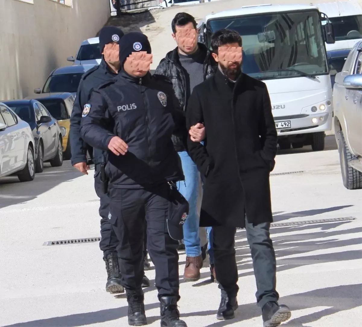 Elazığ\'da Fetö/pdy Operasyonu: 4\'ü Asker 5 Şüpheli Adliyeye Sevk Edildi