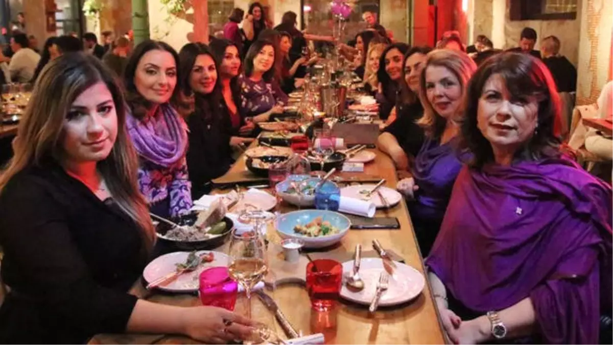 Frankfurt\'un Güçlü Kadınlarından Mor Çatı\'ya Destek