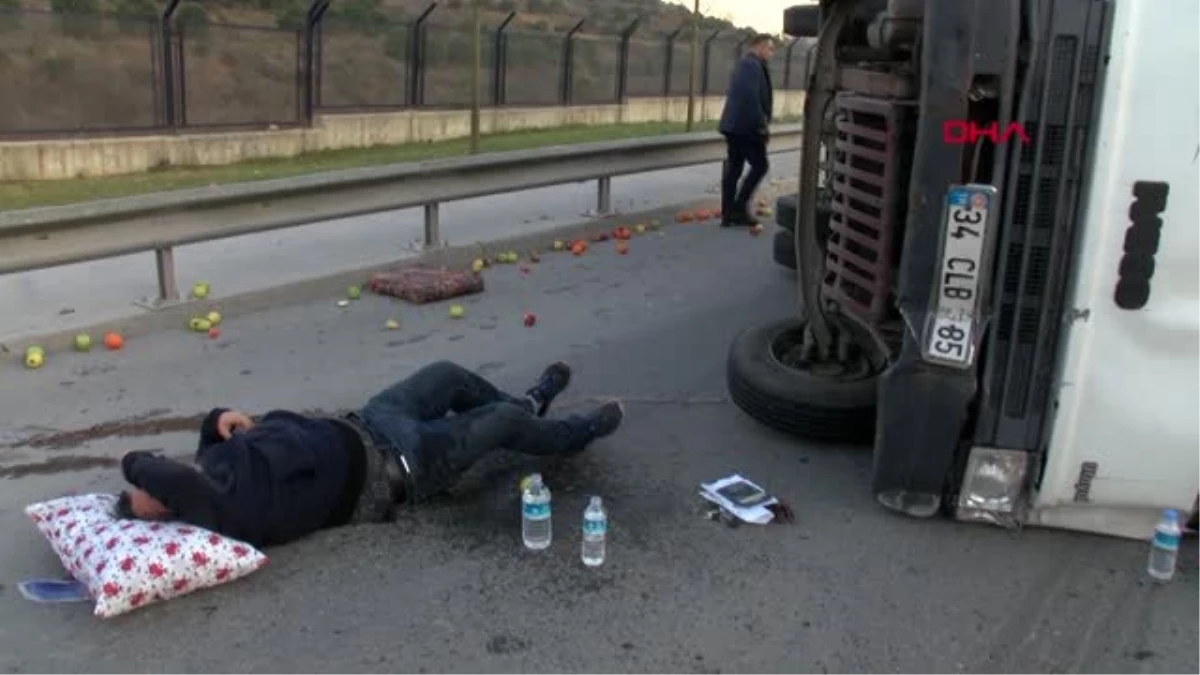 İstanbul- Kazanın Hemen Sonrası.... Yaralılara Yastık ve Minderle Yardım Seferberliği