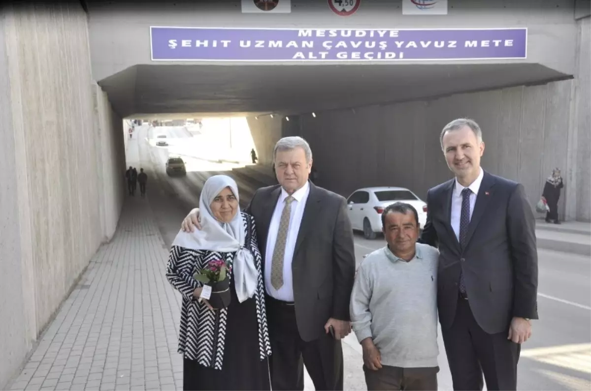 Kadınlar Gününde Ondan Daha Mutlusu Yok