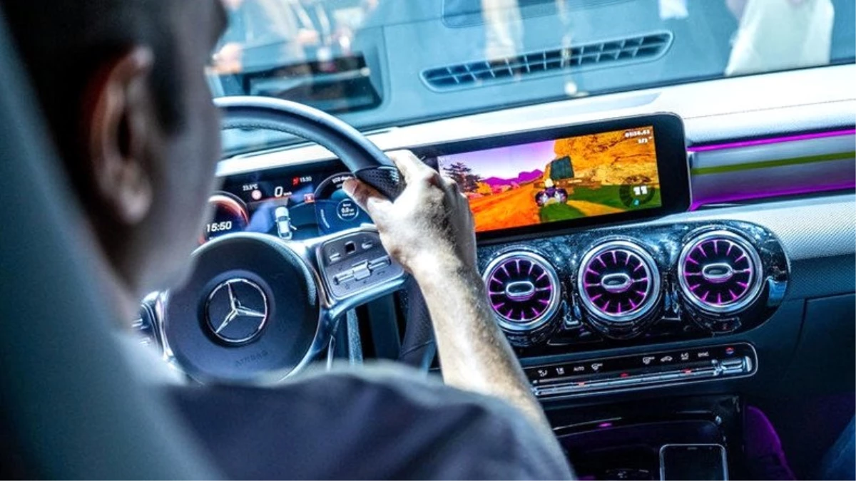 Mercedes-Benz, Otomobili Oyun Standına Dönüştürecek Yeni Teknolojisini Duyurdu