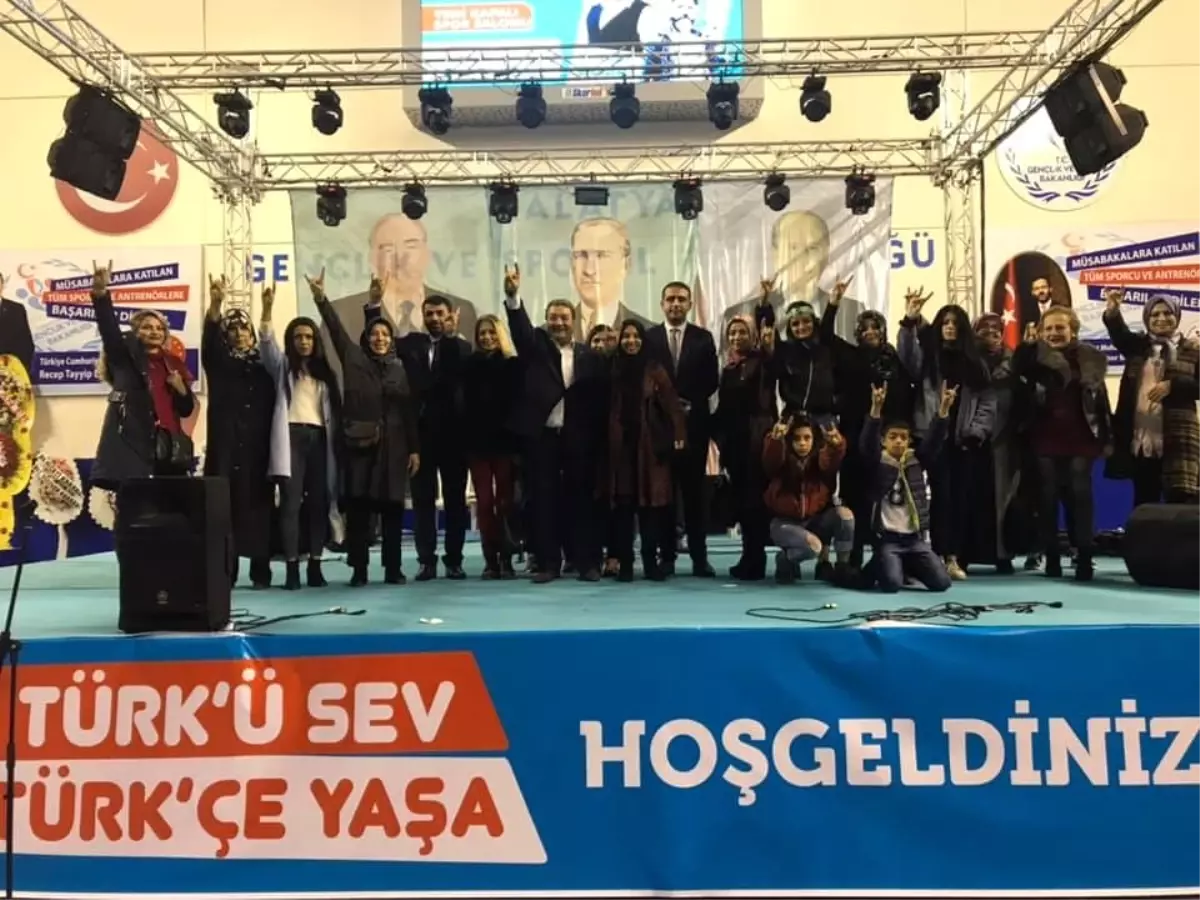 MHP\'li Fendoğlu\'dan Kadınlar Günü Mesajı