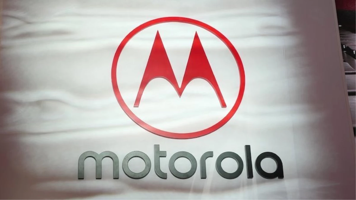 Motorola\'nın Yeni Katlanabilir Telefonu Razr, Kullanıcısına Neler Sunacak?