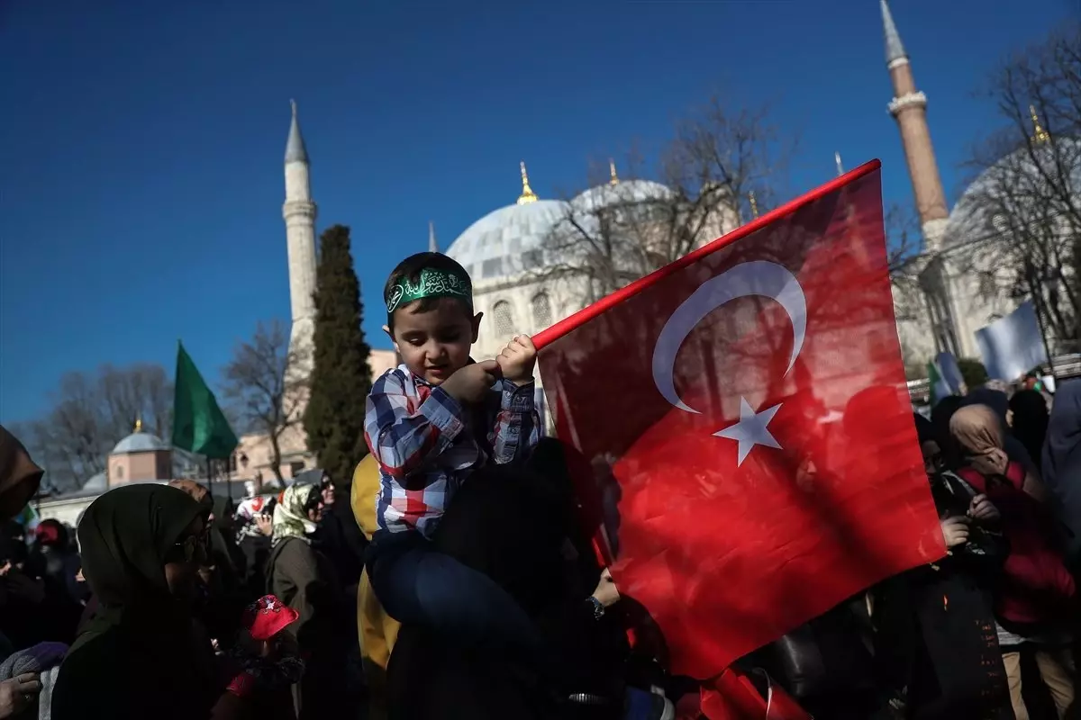 Suriyeli Kız Kardeşlerimizi Serbest Bırakın"