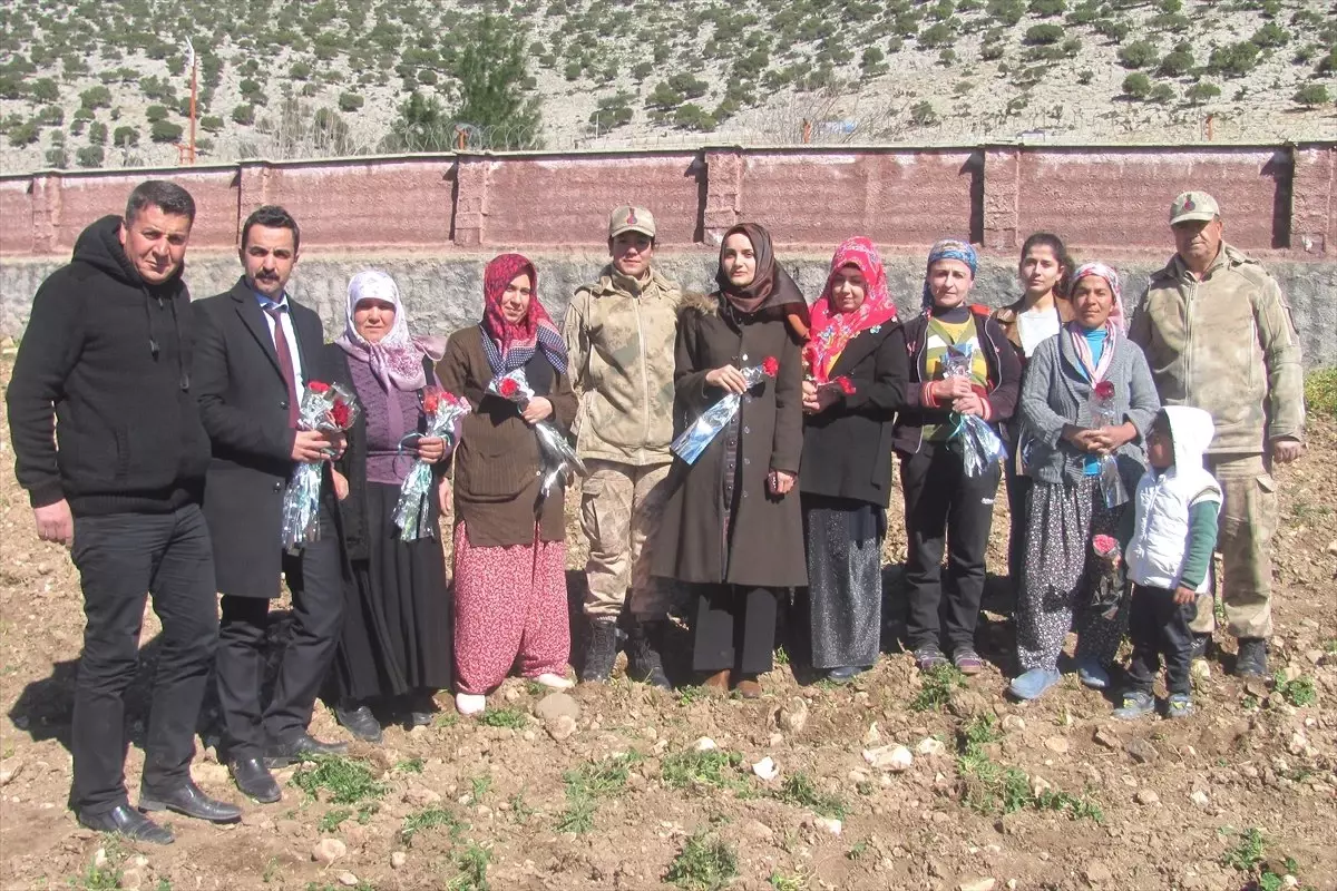 Tarlada Kadınlar Günü Kutlaması