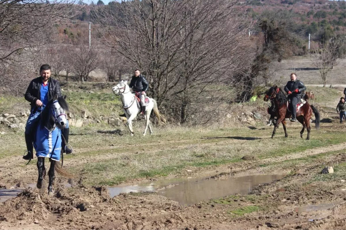 Tavşanlı Rahvan At ve Binicilik Kulübü Faaliyetlerini Genişletmek İstiyor