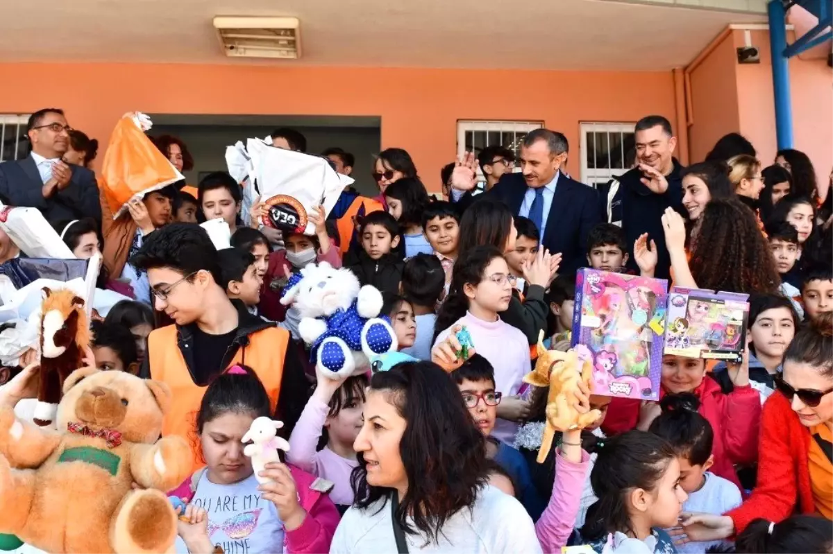 Tunceli\'de Çocukların Yüzünü Güldüren Kampanya