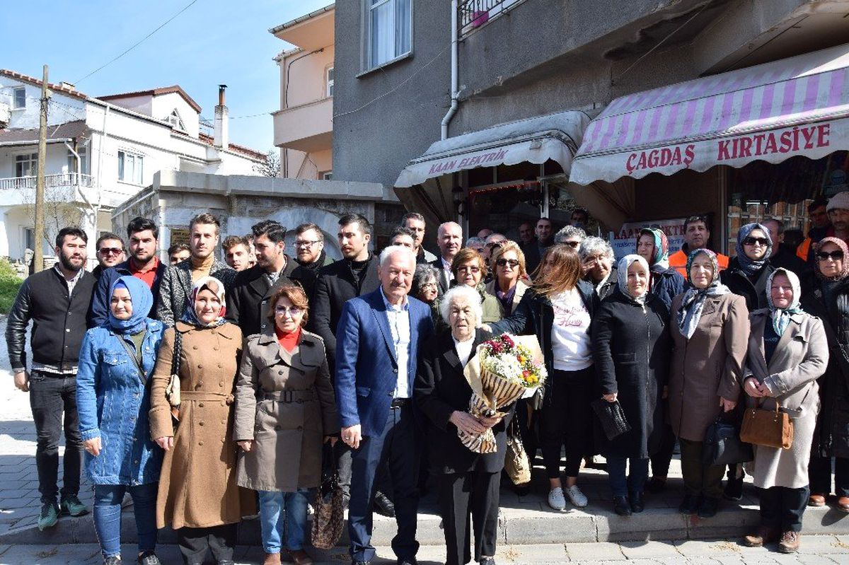 15 Yıldır Yaptırmak İçin Mücadele Verdiği Sokak Çeşmesini Restore Ettirdi