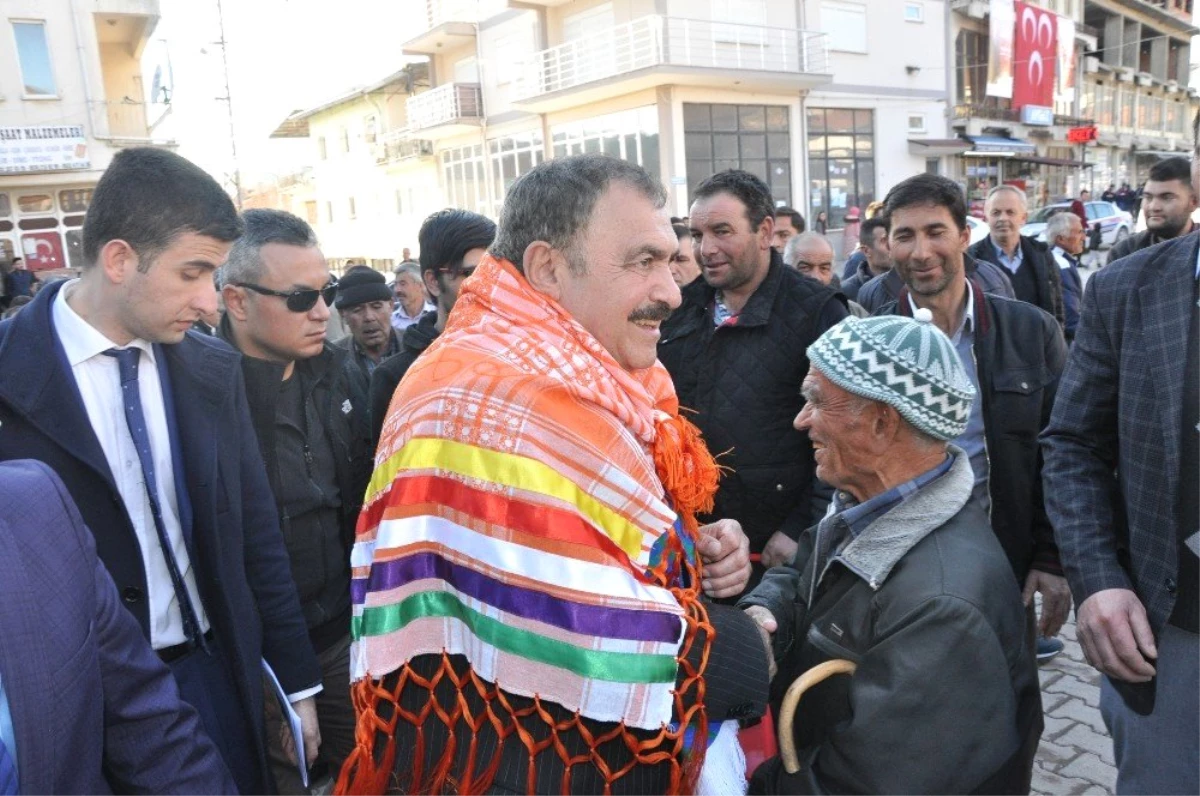 Afyonkarahisar\'ın Hocalar İlçesinde AK Parti Seçim Bürosu Açıldı