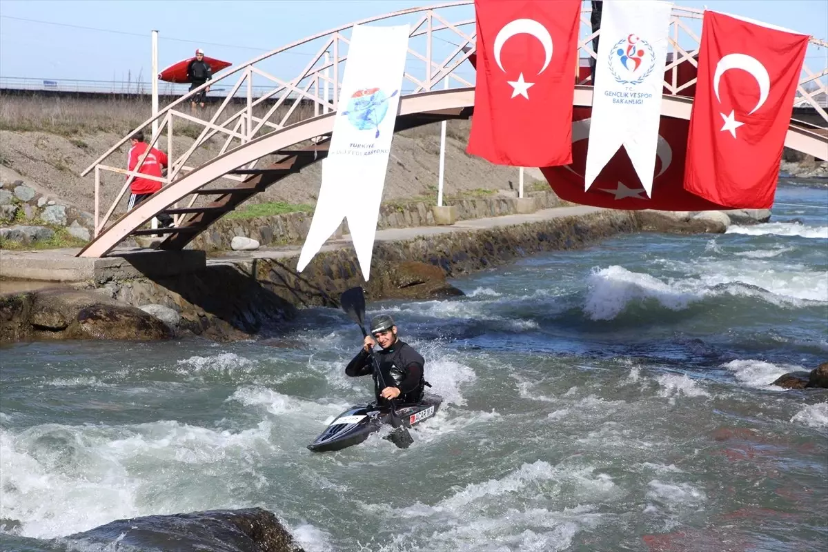 Akarsu Slalom Türkiye Kupası Rize\'de Başladı