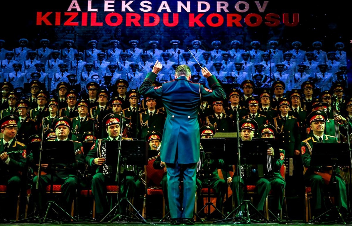 Aleksandrov Rus Kızılordu Korosu" Büyükçekmece\'de Konser Verdi