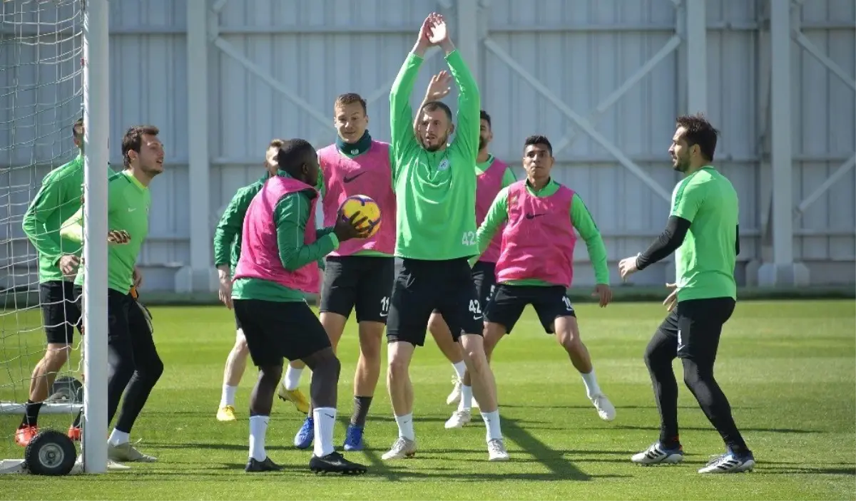 Atiker Konyaspor, Beşiktaş Maçının Hazırlıklarını Tamamladı