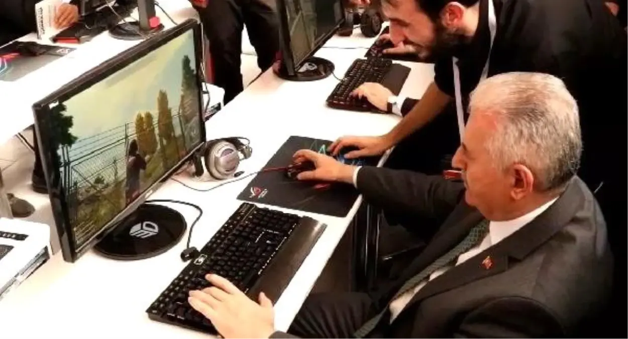 Binali Yıldırım Pubg Oynadı