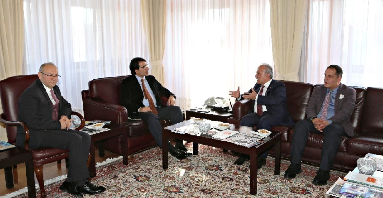 Cumhurbaşkanlığı İnsan Kaynakları Ofis Başkanı Salim Atay, Atatürk Üniversitesini Ziyaret Etti