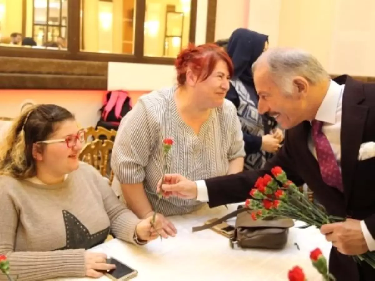 Dünya Kadınlar Günü\'nde Bayrampaşa\'da Anlamlı Etkinlik