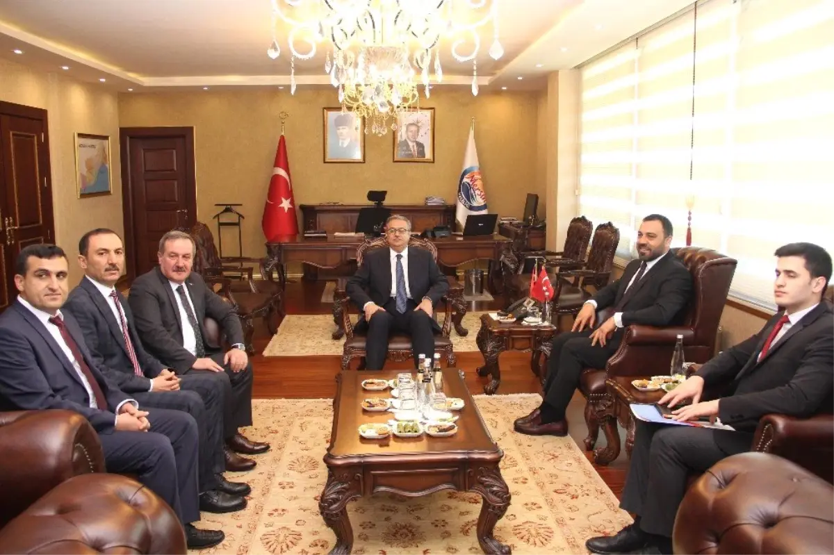 Hamza Yerlikaya, Mersin\'de Gençlerle Buluştu