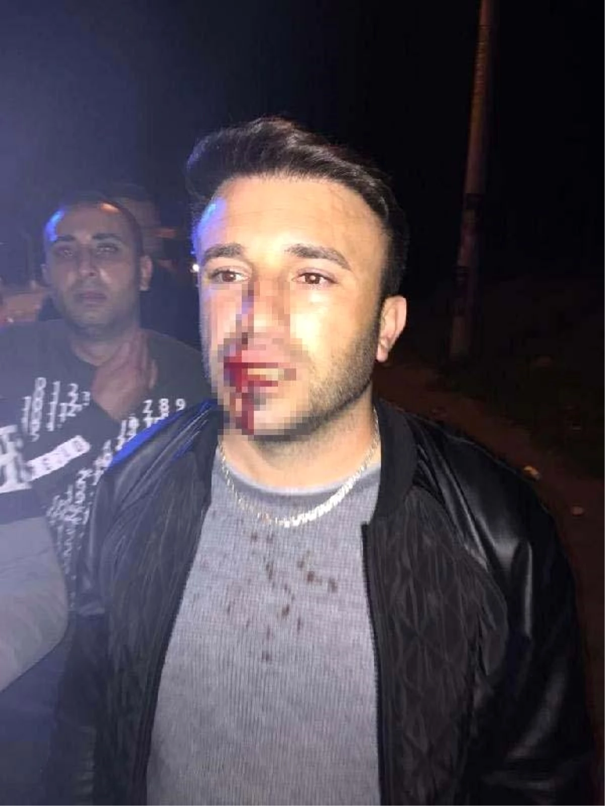 İzmir\'de CHP\'nin Seçim Bürosuna Ateş Açıldı: 2 Yaralı (2)