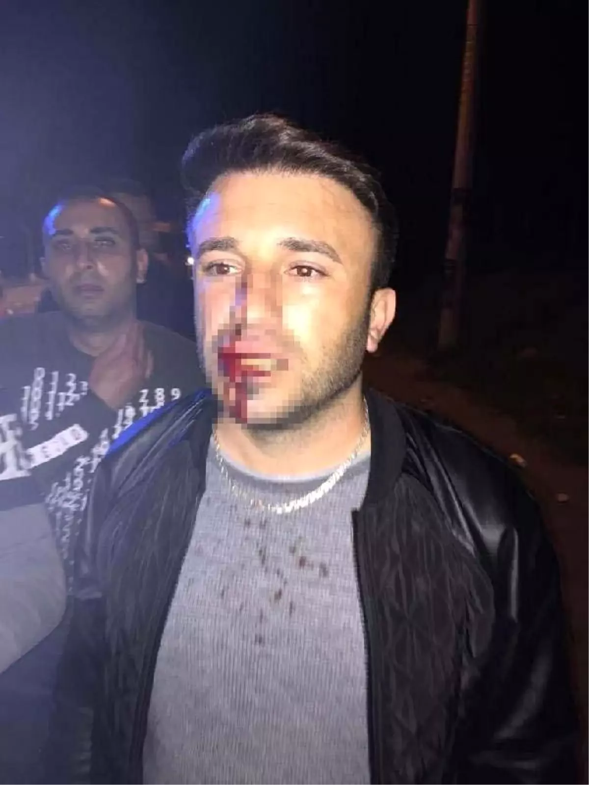 İzmir\'de CHP\'nin Seçim Bürosuna Ateş Açıldı: 2 Yaralı (2)