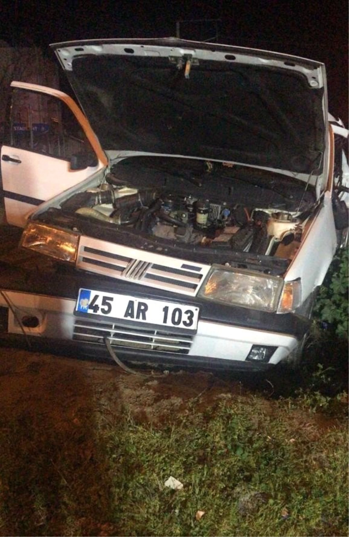 Manisa\'da Otomobiller Çarpıştı: 1 Ölü