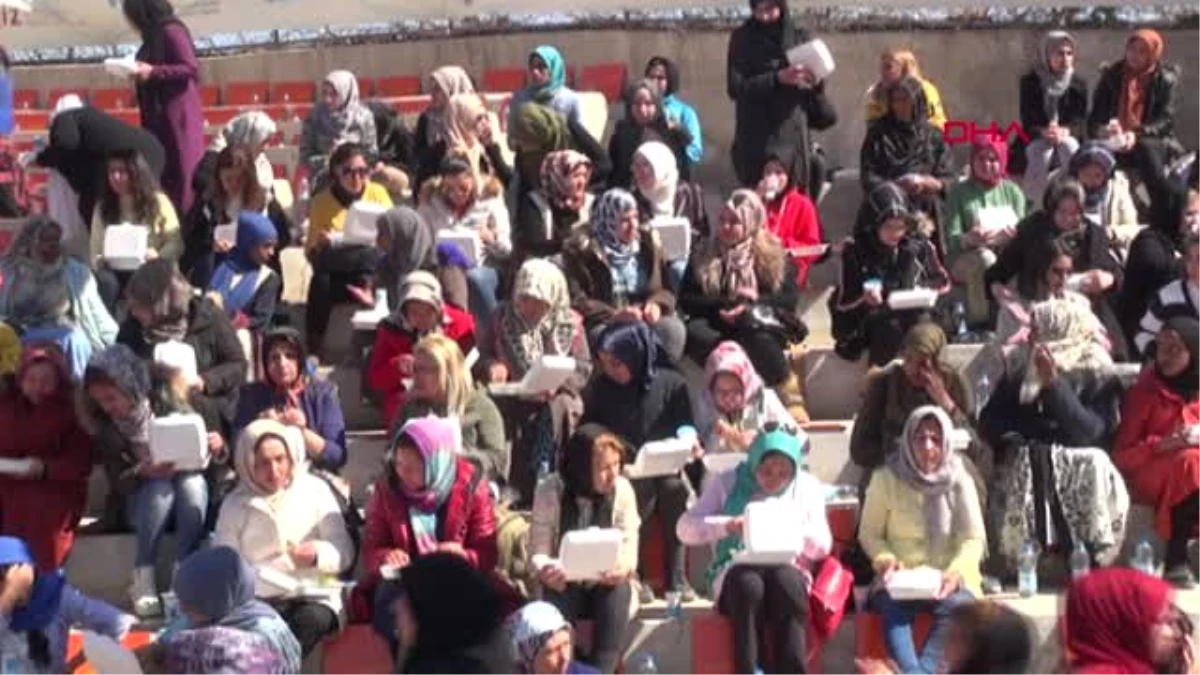 Nevşehir 2 Bin Mülteci ve Sığınmacı Kadın, Kapadokya\'da Buluştu