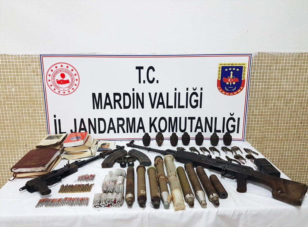 PKK Sığınaklarında Silah ve Mühimmat Ele Geçirildi