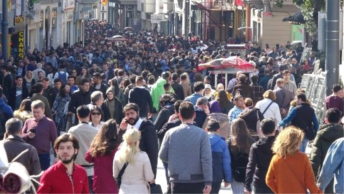 Taksim\'de Sıcak Hava Yoğunluğu