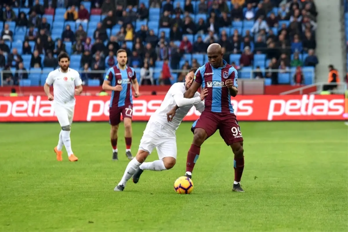 Trabzon\'da İlk Yarıda Gol Yok