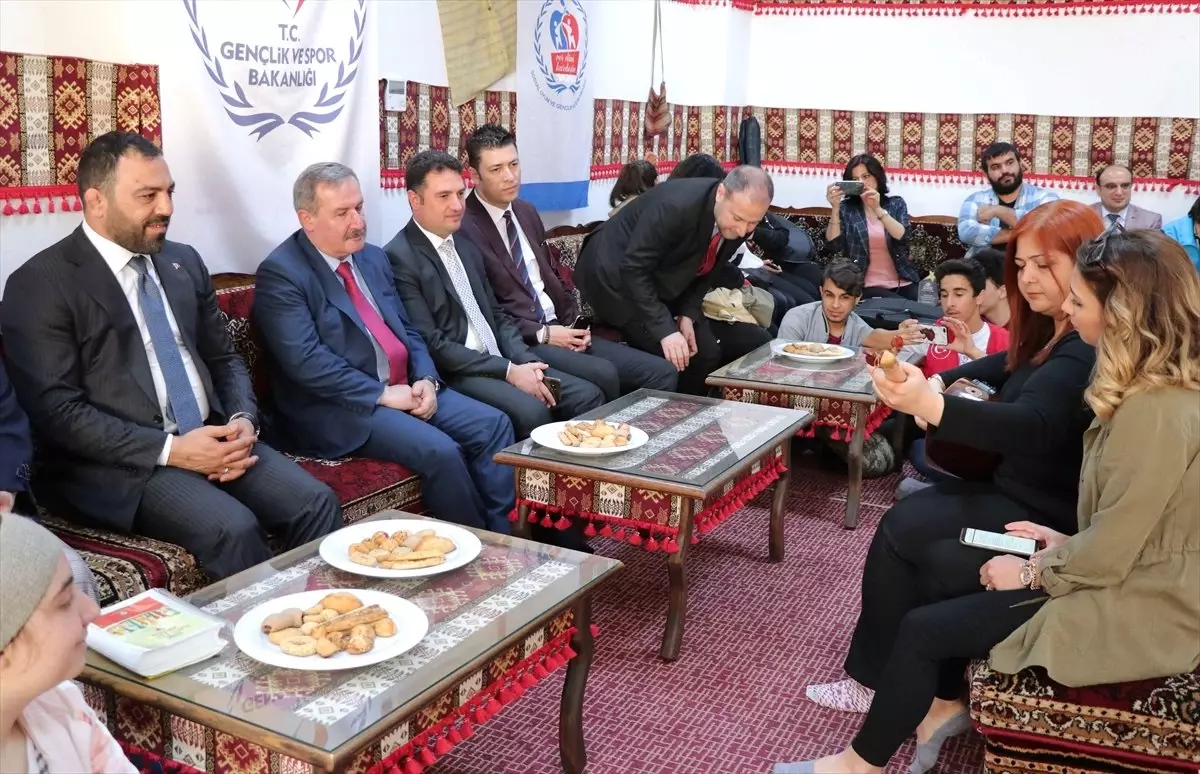 Tükiye\'yi Zillete Götürmek İsteyenlere Asla Müsaade Etmeyelim"