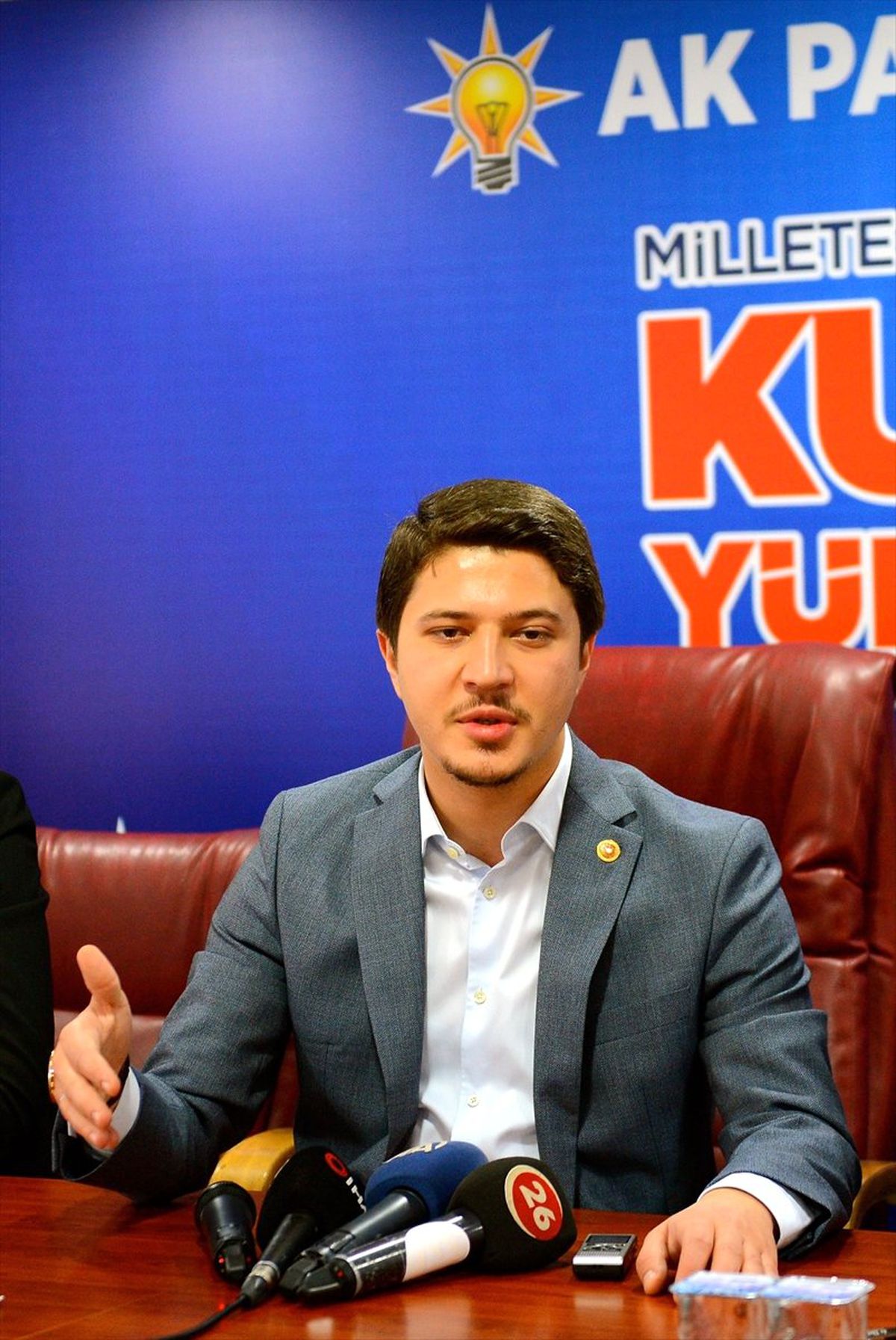 31 Mart\'ta İlk Kez Oy Kullanacak 996 Bin Arkadaşımız Var"