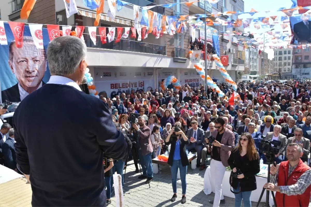 AK Parti Büyükşehir Adayı Dr. Hıdır; "Hizmet Kervanımızın Önünü Ne Osman Gürün Ne de Kemal...