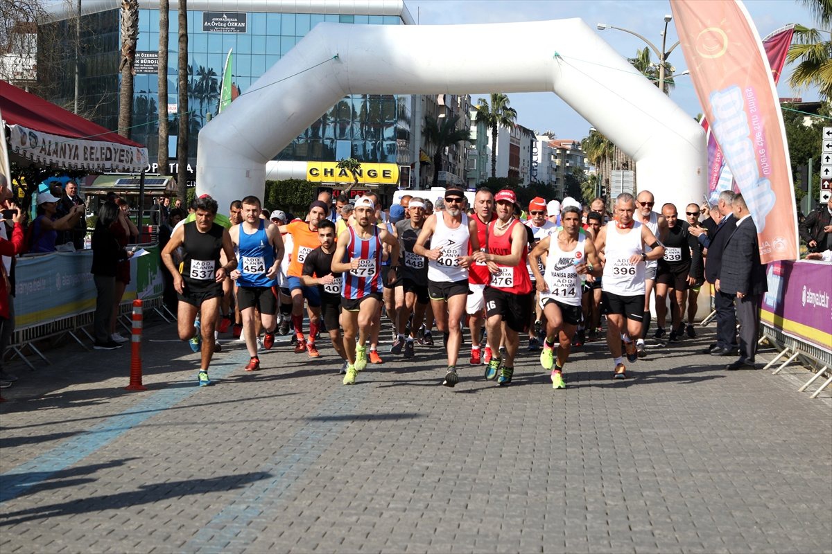 Alanya Atatürk Yarı Maratonu ve Halk Koşusu